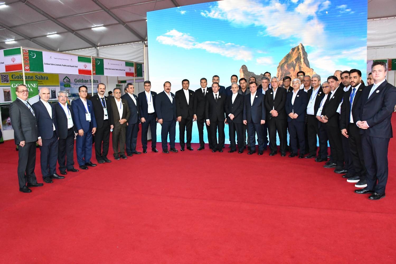 نخستین روز از اولین نمایشگاه فرصت های صادراتی استان گلستان در بالکان جمهوری ترکمنستان