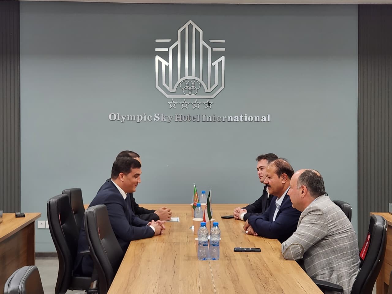 نشست هم‌اندیشی رئیس اتاق بازرگانی گرگان با سفیر ترکمنستان در ایران