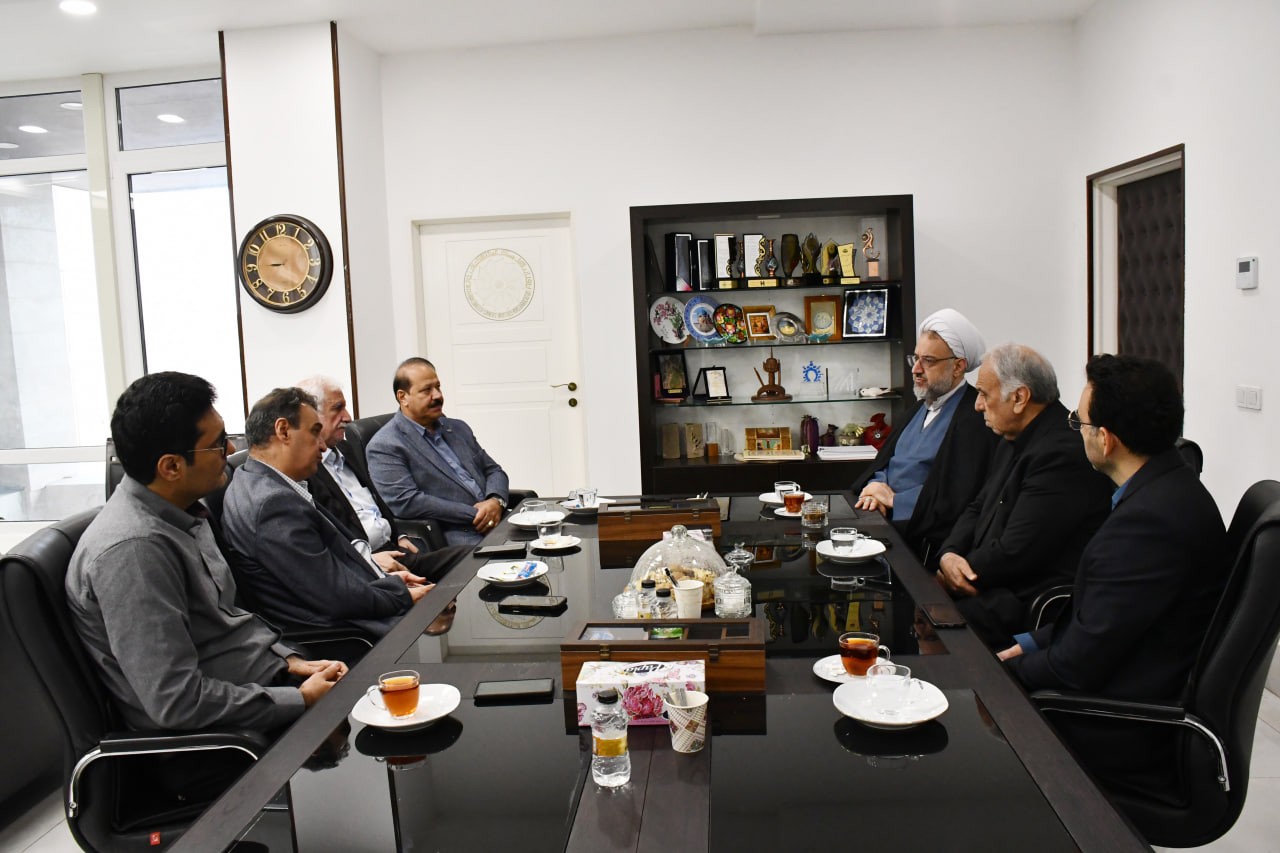 نشست هم‌اندیشی اوقاف و اتاق بازرگانی گرگان با محوریت توسعه همکاری‌های مشترک