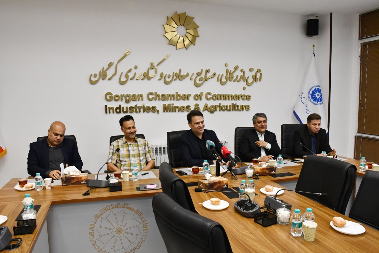 میزگرد خبری بررسی چالش‌ها و ظرفیت‌های صنعت طیور استان گلستان با حضور اصحاب رسانه برگزار شد