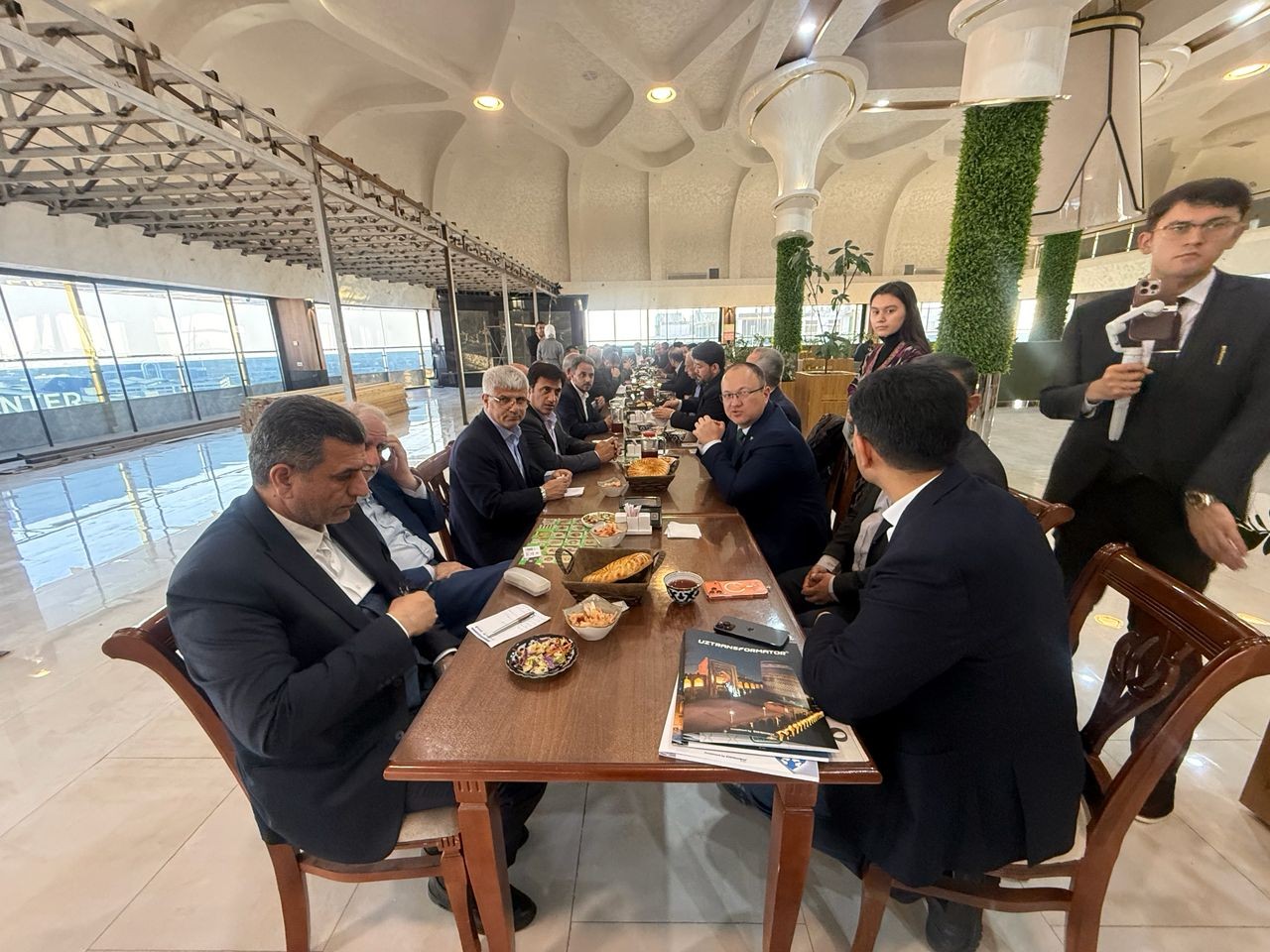 نشست هیأت تجاری گلستان با رئیس مجمع اقتصادی و انجمن صادرکنندگان ازبکستان