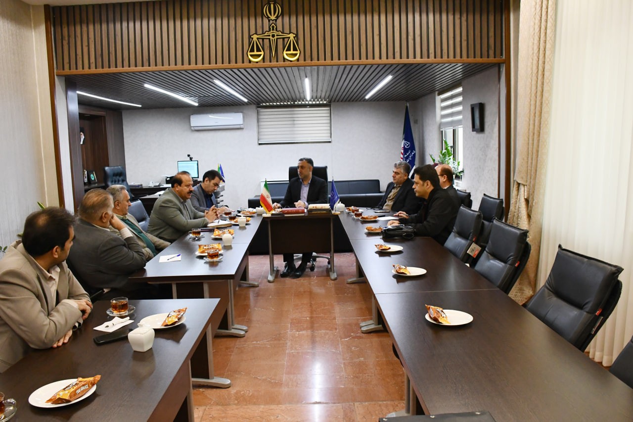 نشست هم‌اندیشی رئیس و جمعی از اعضای هیأت‌رئیسه و نمایندگان اتاق بازرگانی، صنایع، معادن و کشاورزی گرگان با قشلاقی مدیرکل تعزیرات حکومتی استان گلستان
